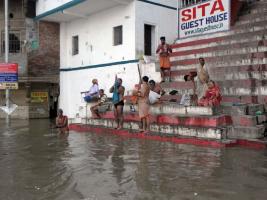 Путешествие в Индию. 33 Ганг. Наводнение