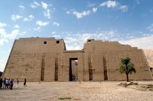 Погребальный храм Рамзеса III (Египет-2012)