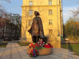 Памятник Алие Молдагуловой (Санкт-Петербург)