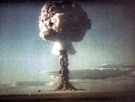 Атомные и Водородные взрывы (красиво, но ужасно...) Nuclear and Hydrogen explosions (it is beautiful, but is awful...)
